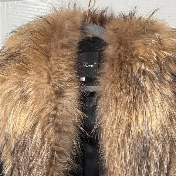 Chic Black Teddy Jacket with Faux Fur Accents - Picture 3 of 9